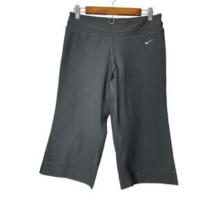 Nike leggings women's black size medium straight almost wide legged cropped